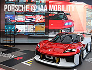 PORSCHE auf der IAA Mobility 2021 in München mit offenem Porsche Forum auf dem Wittelsbacher Platz (©Foto: Martin Schmitz)